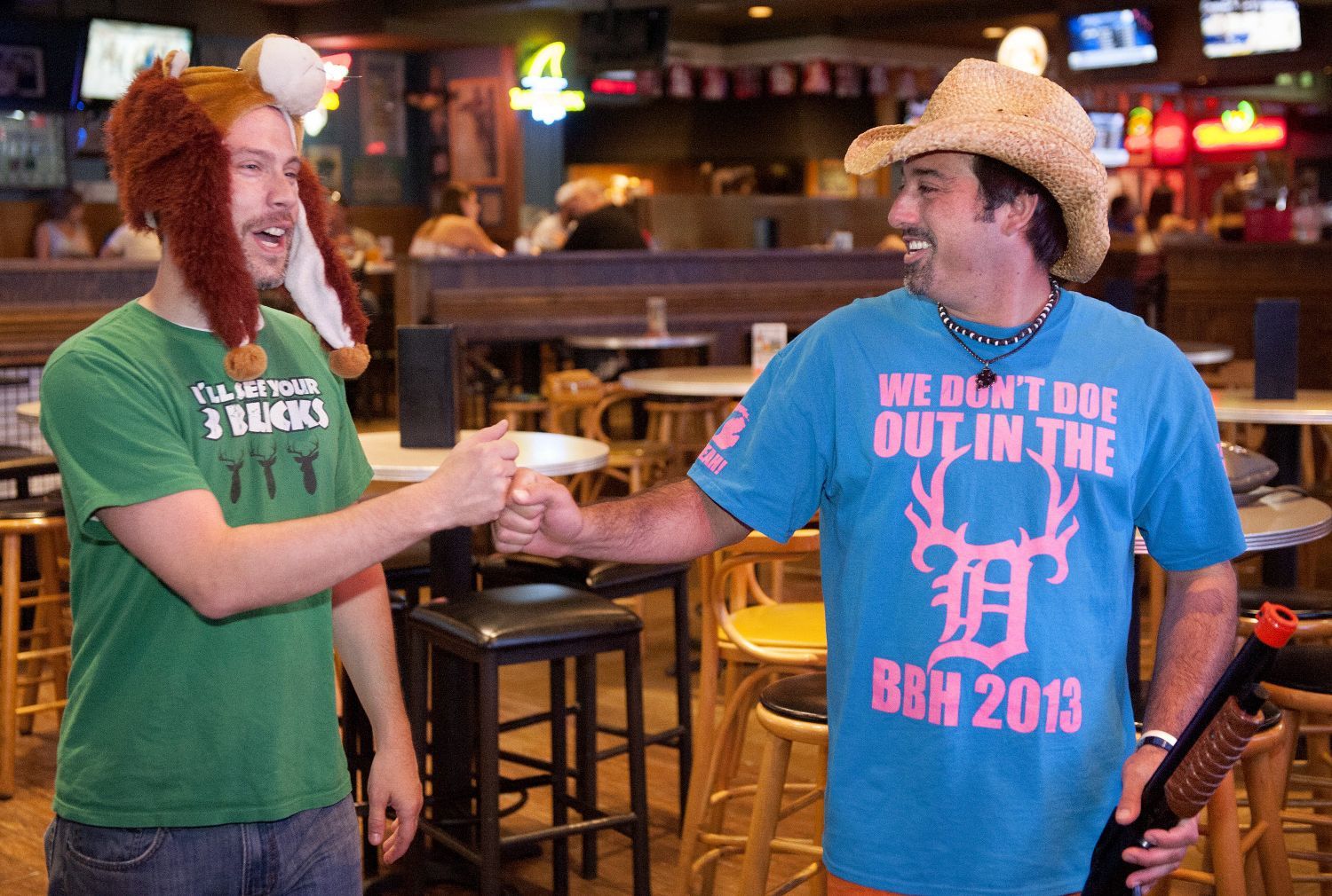 Maryland Heights man is 2015 Big Buck Hunter world champion